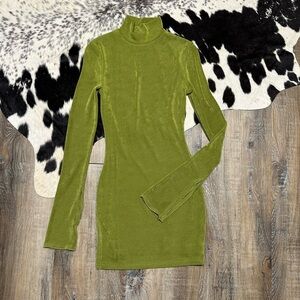 sky to moon | green dress